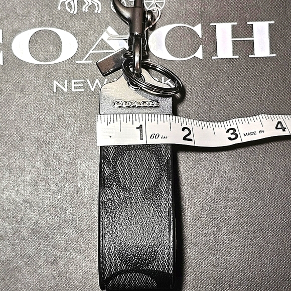 (UNISEX) COACH LOOP KEY FOB IN SIGNATURE CANVAS (NWT) - Picture 6 of 7